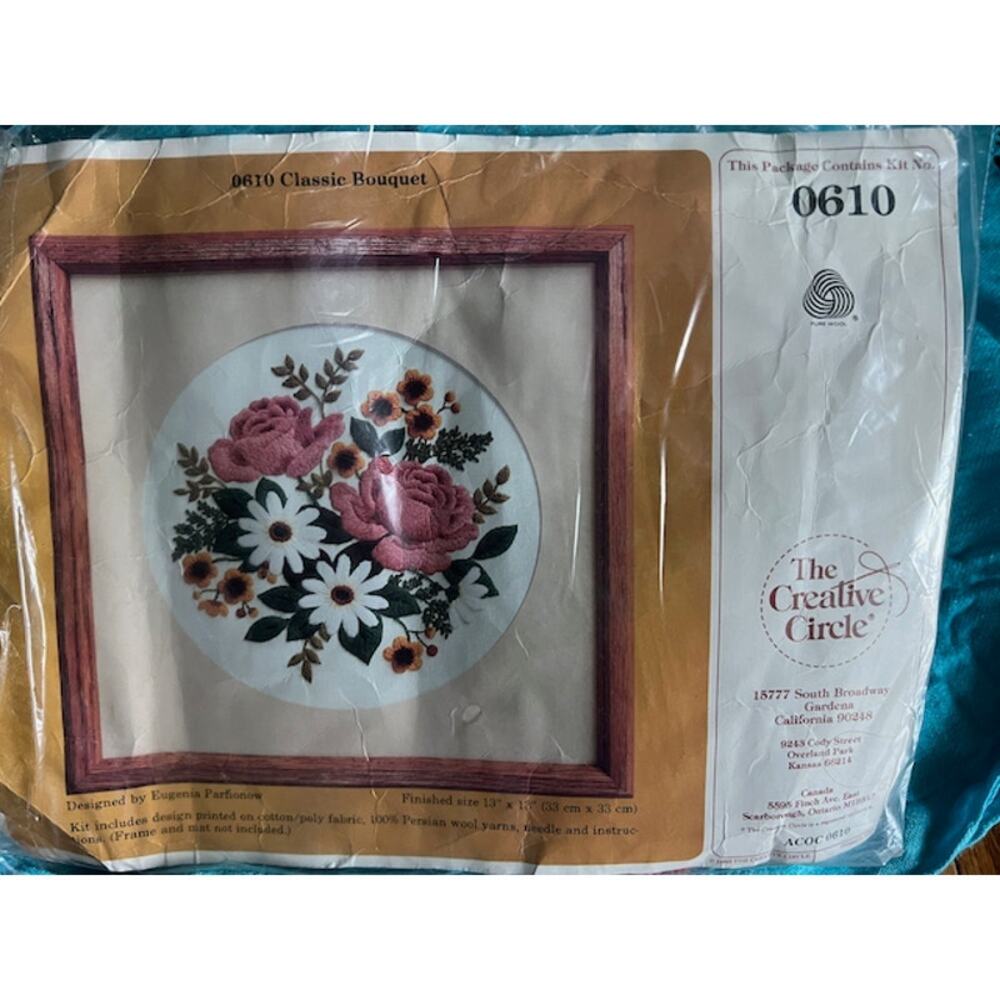 The creative circle 0610 Classic Bouquet floral crewel embroidery kit